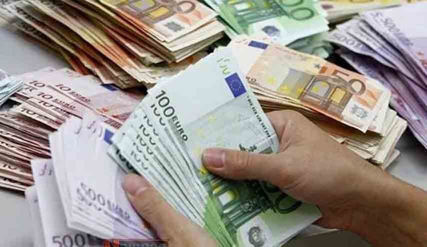 یورو پس از ۷ سال جایگزین دلار در تبادلات مالی جهان شد