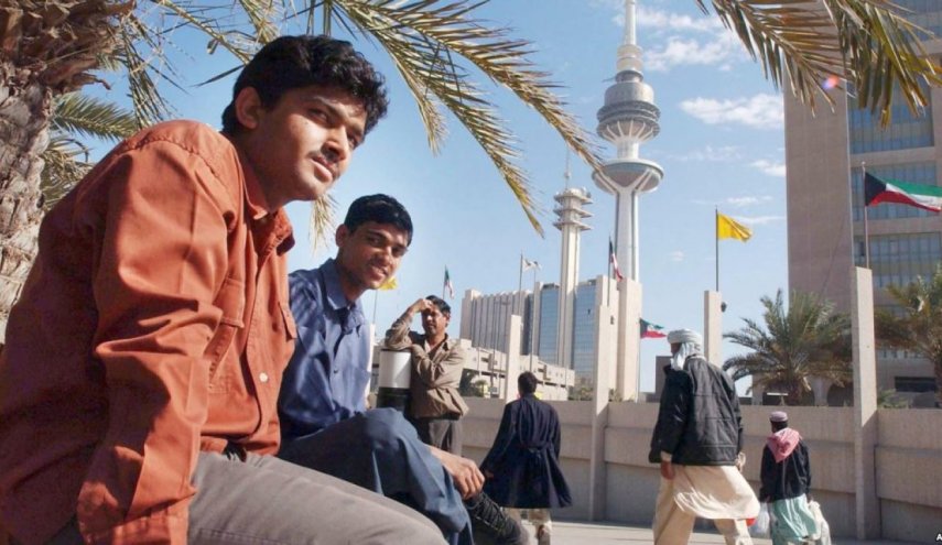  الكويت تمدد مهلة توفيق أوضاع الوافدين لمدة عام