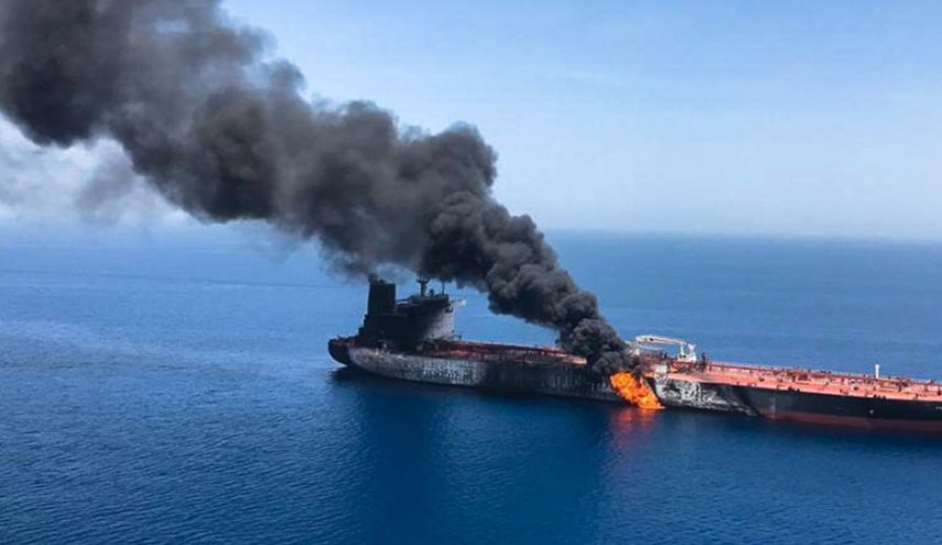 انفجار لغم بناقلة نفطية يونانية في ميناء سعودي!