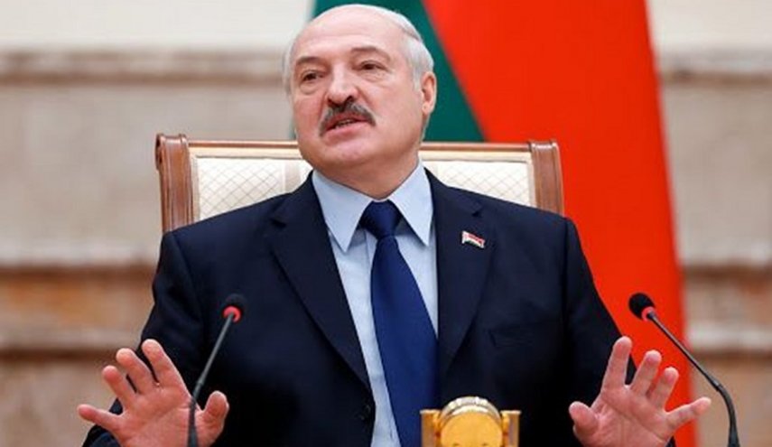 الرئيس البيلاروسي يعلن تخليه عن الحكم بعد وضع الدستور الجديد