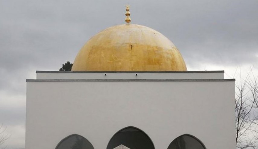 فرانسه به بهانه مقابله با «اسلام‌گرایان افراطی» مساجد را تعطیل می‌کند
