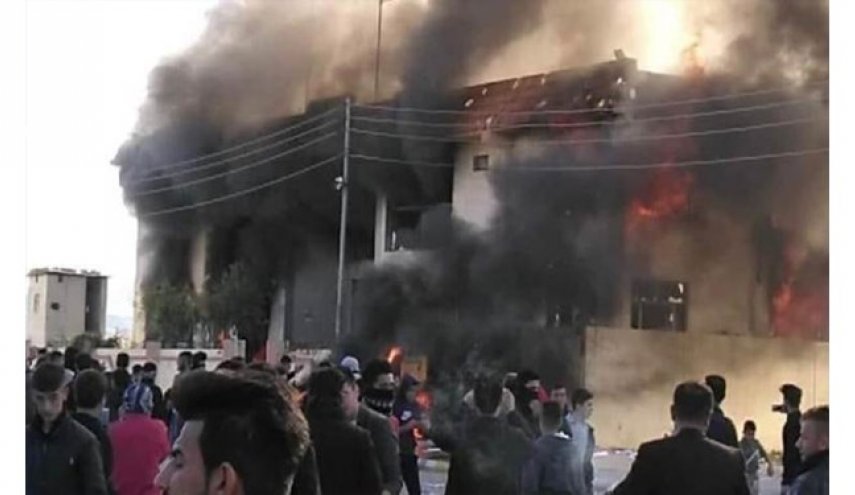 به آتش کشیدن مقر حزب دموکرات کردستان در سلیمانیه 