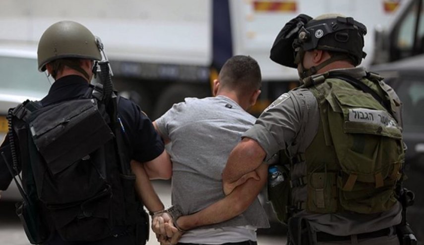 قوات الاحتلال تعتقل 15 مواطنا من الضفة الغربية