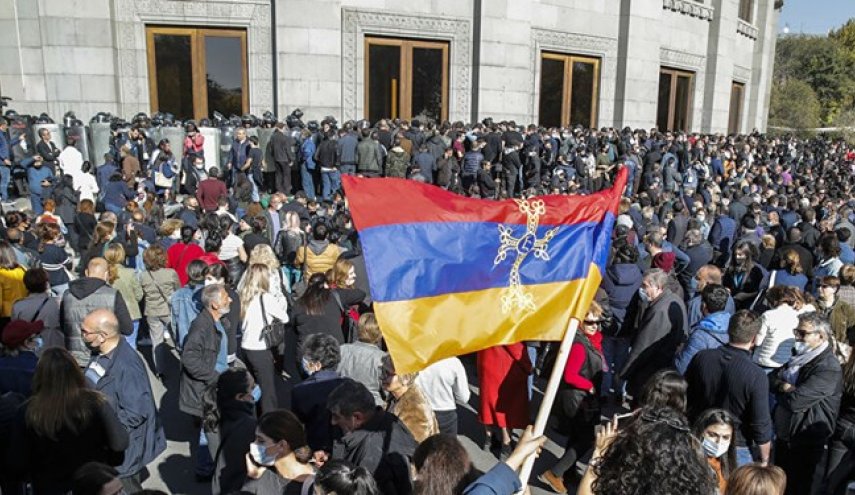 تظاهرات گسترده در ارمنستان/ تظاهرکنندگان خواستار استعفای نخست‌وزیری شدند