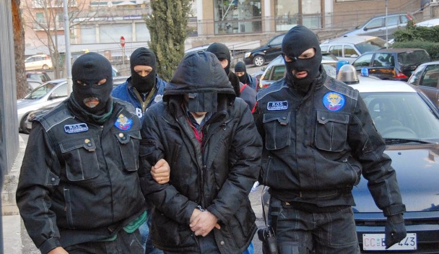 إعتقال أعضاء عصابتين إجراميتين في ايطاليا