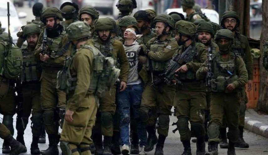 حمله نظامیان صهیونیست به کرانه باختری؛ بازداشت و زخمی شدن ده‌ها فلسطینی