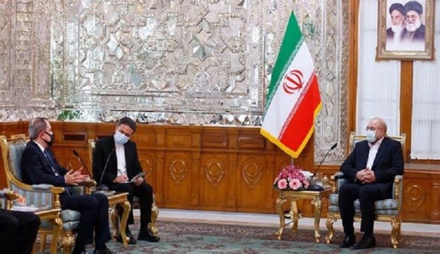 قاليباف يدعو الى تعزيز التعاون الاقتصادي بين ايران واذربيجان