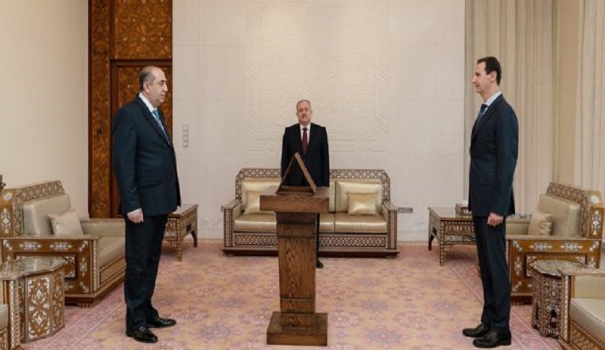 محافظ ريف دمشق يؤدي اليمين القانونية أمام الرئيس الأسد