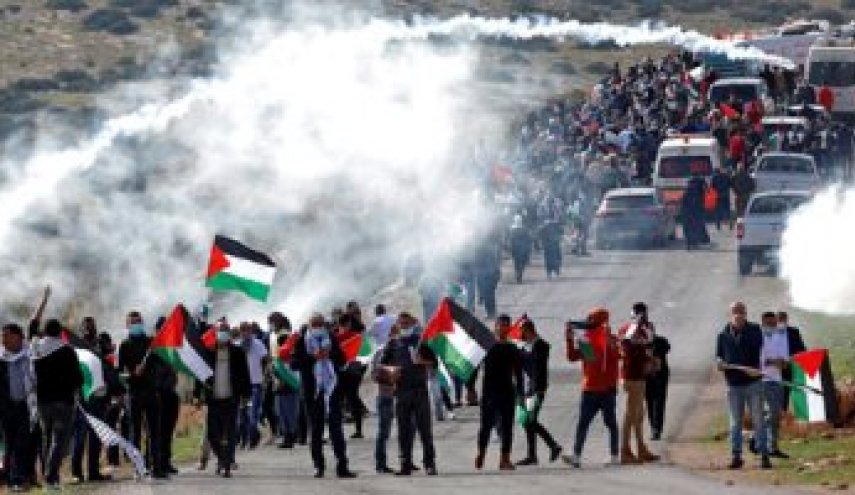 إصابة العديد من الفلسطينيين خلال مواجهات مع الاحتلال الإسرائيلي