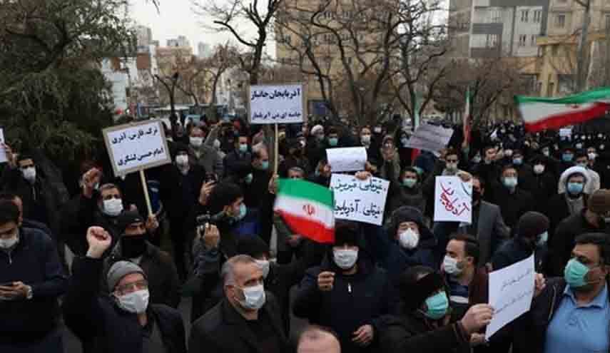 اعتراض مردم تبریز به شعرخوانی ضد ایرانی اردوغان/ تجمع اعتراضی مقابل کنسولگری ترکیه در تبریز