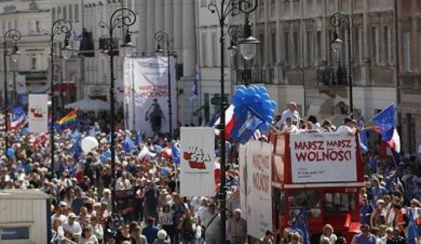 إنطلاق مسيرات مناهصة للحكومة في بولندا من جديد