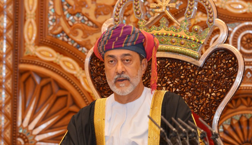 سلطان عمان يتلقى رسالة من رئيس السلطة الفلسطينية محمود عباس