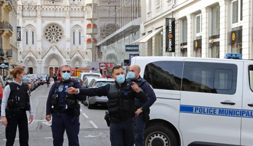 اصابة شخصين في هجوم بالرصاص قرب باريس 
