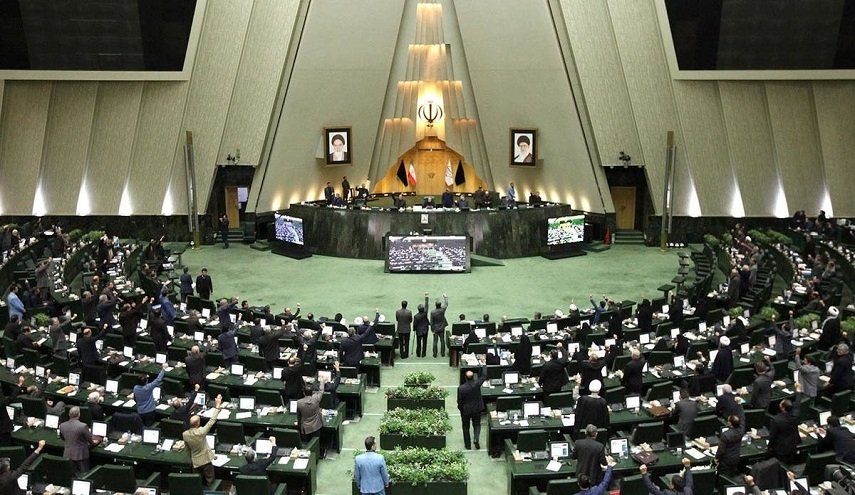 البرلمان الايراني يدين اجراءات الحظر الأوروبية