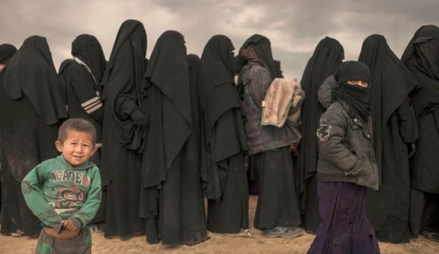 برلين تسمح بعودة زوجات داعشيين ألمان من شمال سوريا
