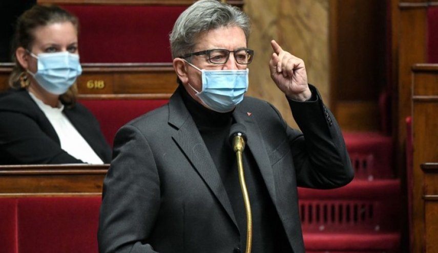 زعيم معارضة فرنسي يدعو لوقف الكراهية ضد المسلمين
