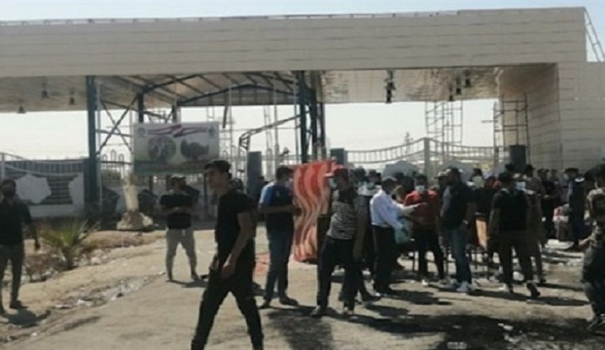 متظاهرون يغلقون شركتين للنفط والغاز في البصرة