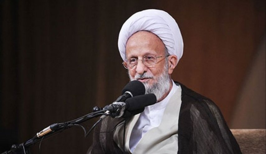 آية الله مصباح يزدي يرقد في احد مستشفیات طهران