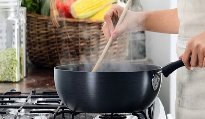  أسهل الطرق للتخلص من رائحة الطهي العالقة بالمطبخ