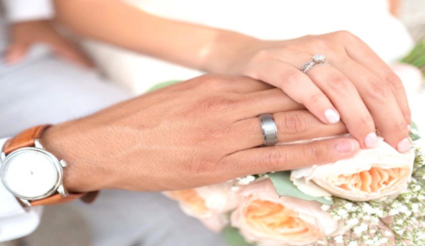 بريطانية تدعي أنها مصابة بالسرطان لتأمين تبرعات زفاف أحلامها