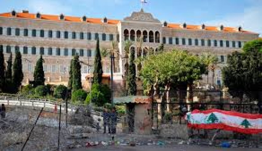 الحكومة اللبنانية الموعودة بين تباعد وجهات نظر في الداخل وعراقيل الخارج