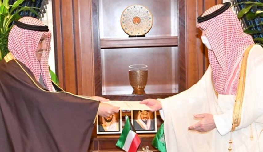 پیام مکتوب امیر کویت به شاه سعودی پیش از اجلاس شورای همکاری
