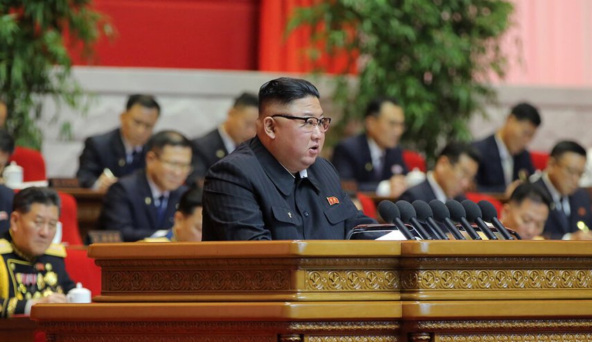 زعيم كوريا الشمالية يتعهد بتعزيز القدرات العسكرية 