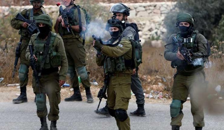 اعتقالات واصابة عدد من الفلسطينيين برصاص الاحتلال