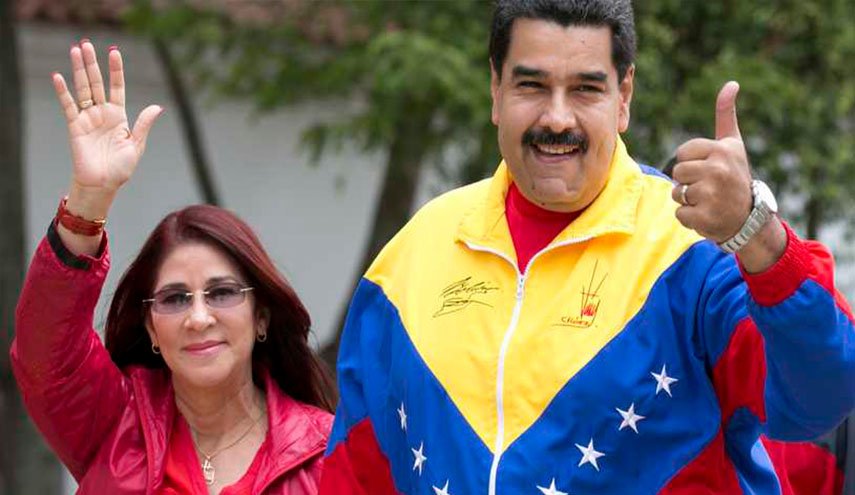مادورو يكشف كيف شجع المبعوث الأمريكي زوجته على تركه!