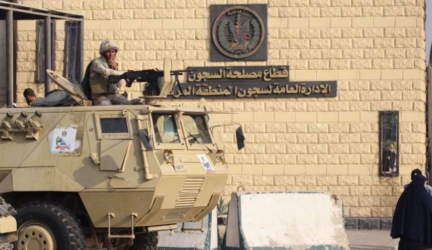 الداخلية المصرية توقف 16من القيادات الأمنية 