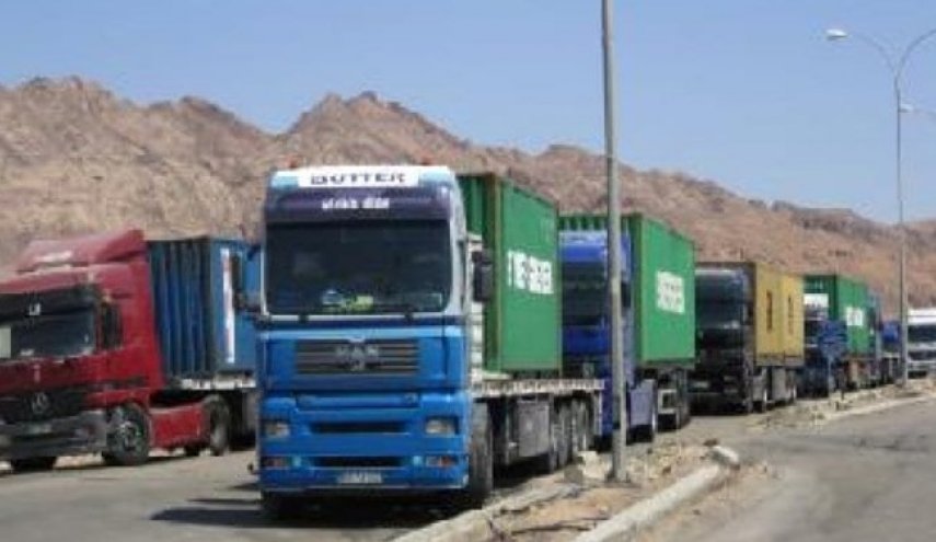 آمریکا 20 کامیون حامل غلات سوریه را به سرقت برد
