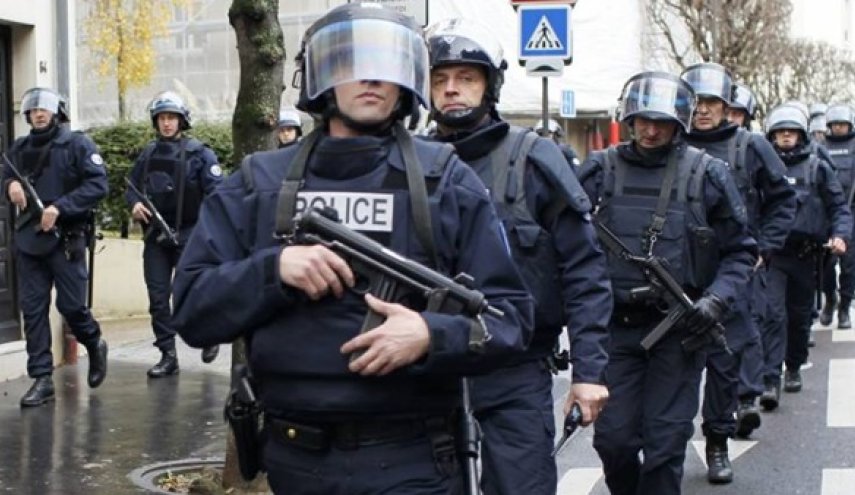 تفكيك شبكة كبيرة لتهريب الأسلحة ضمت عسكريين في فرنسا
