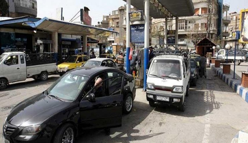 بعد أزمة الوقود.. دمشق تعلن عزمها استيراد النفط