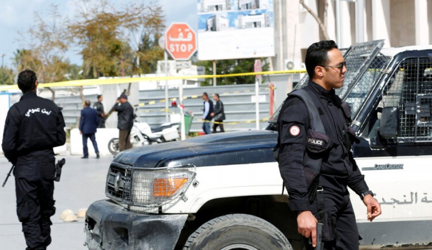 قوات الأمن التونسية تقبض على 4 مثيرين للشغب بحوزتهم زجاجات حارقة