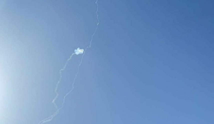 انفجار قوي في الرياض والإعلام السعودي يرجح أن يكون صاروخا بالستيا