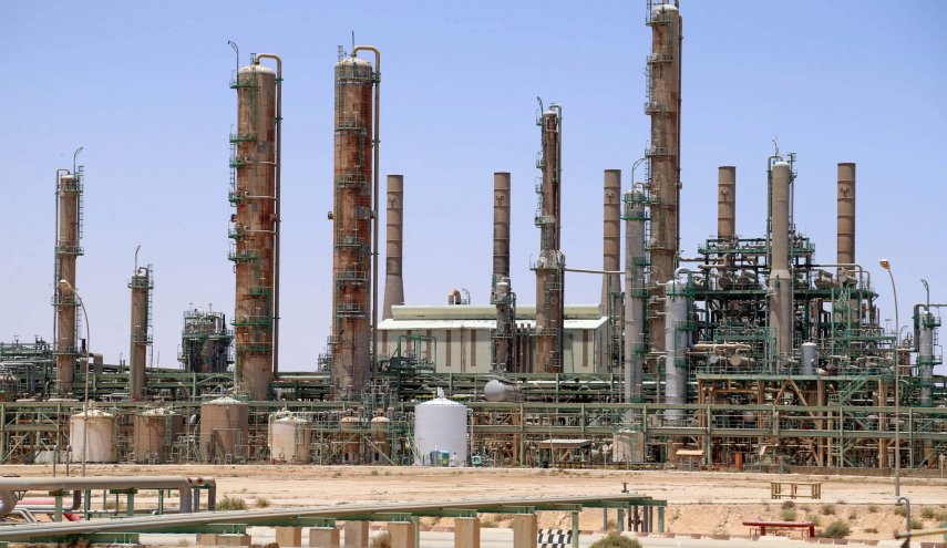ليبيا..استئناف صادرات النفط من ميناءين رئيسيين