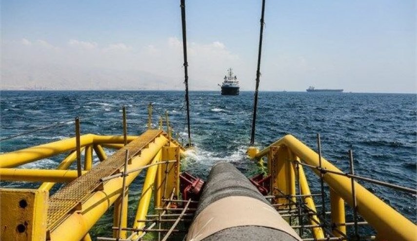 إيران تنجز تمديد خط أنابيب لمحطة تصدير نفط في بحر عمان