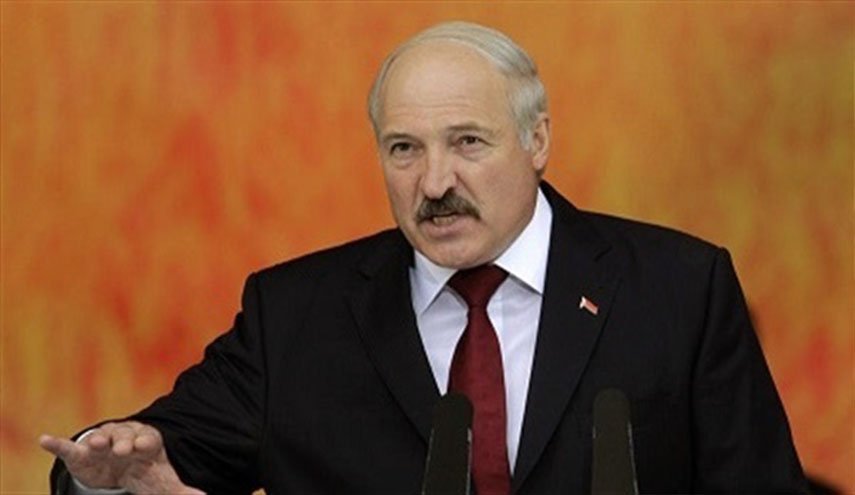 الرئيس البيلاروسي:  سأدافع عن البلاد حتى على متن دبابة 