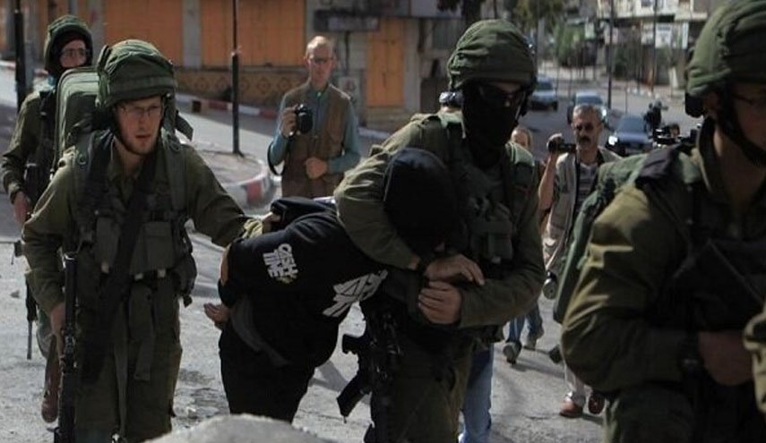 نظامیان صهیونیست ۸ فلسطینی را در کرانه باختری بازداشت کردند