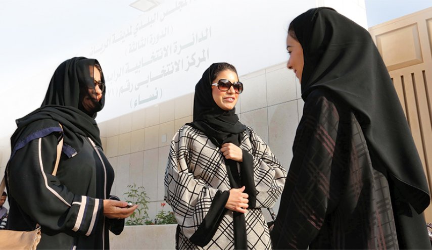 بين الإفساد ودعم المرأة.. النسوية تثير جدلا في السعودية