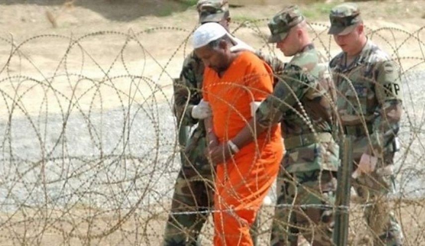 معتقل في 'غوانتانامو' يروي تفاصيل صادمة عن تعذيبه على يد الـ'CIA'
