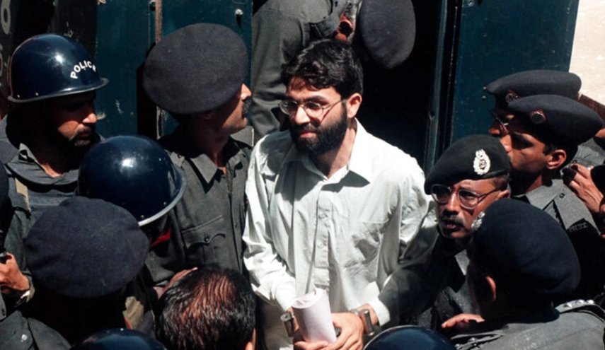 محكمة باكستانية تفرج عن المتهم بخطف الصحفي الأمريكي دانيال بيرل