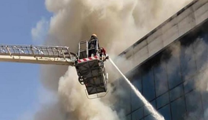 الدفاع المدني ينقذ 30 مواطناً من حادث حريق وسط بغداد
