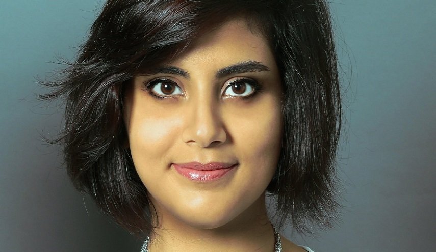 إطلاق سراح الناشطة السعودية لجين الهذلول بعد ألف يوم في السجن