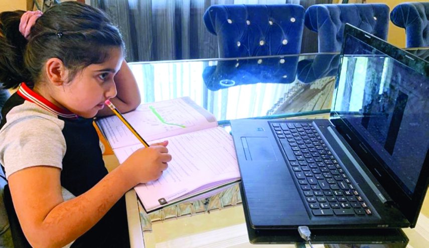 الإمارات تفرض التعليم عن بعد في المدارس من الأحد