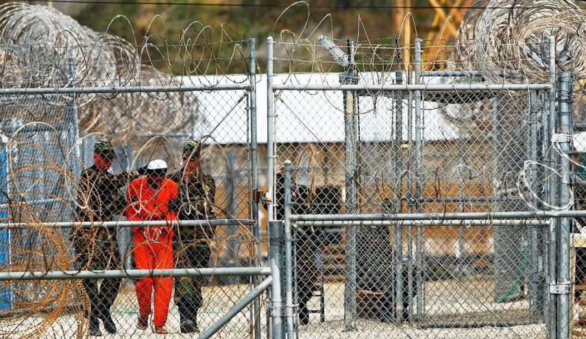 دولت بایدن تعطیلی زندان گوانتانامو را بررسی می‌کند