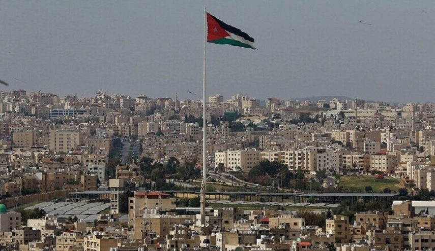 الحكومة الأردنية تدوّر الموظفين للحد من اكتظاظ مكاتبهم