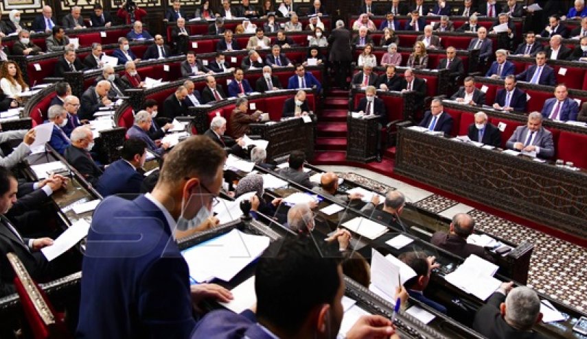 البرلمان السوري يقر عدداً من مشاريع القوانين منها إحداث مصارف
