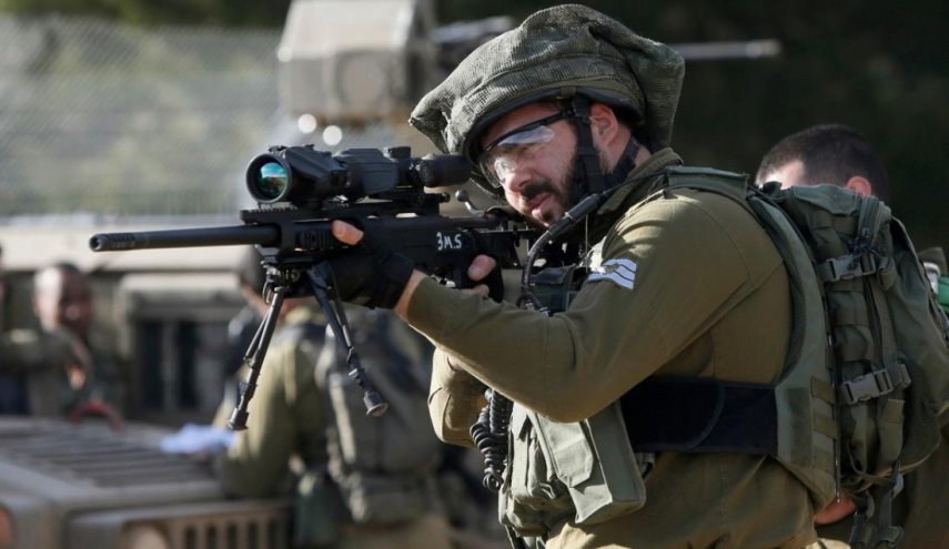 قوات الاحتلال تطلق الرصاص الحي على الشبان الفلسطينيين في بيت لحم
