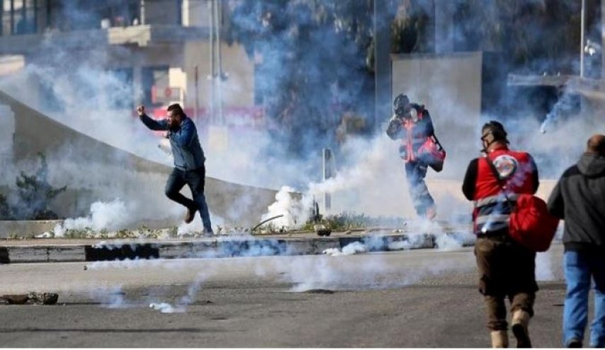 إصابات بالاختناق في مواجهات مع الاحتلال بمدينة الخليل